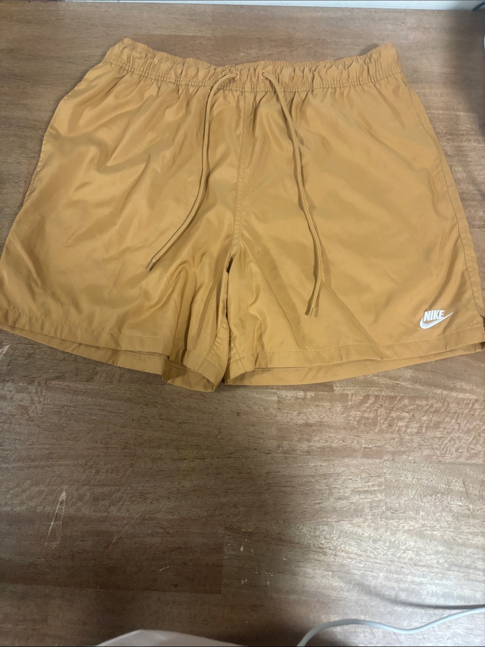 Nike Men's Ochre Athletic Shorts. Size Large